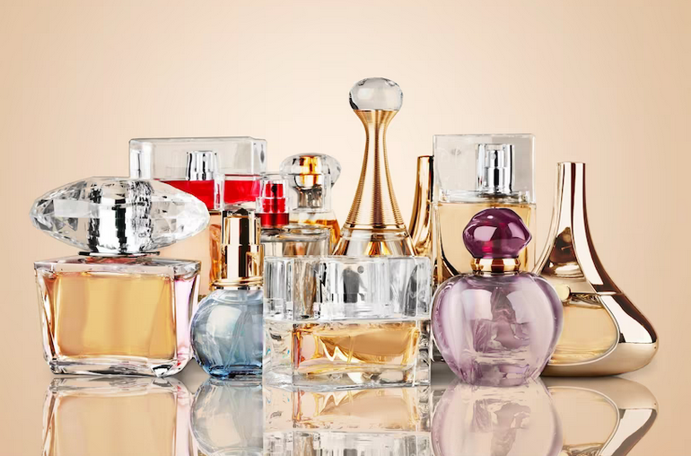 2024’s Fragrance Forecast: Top 10 Must-Have Perfumes for Women